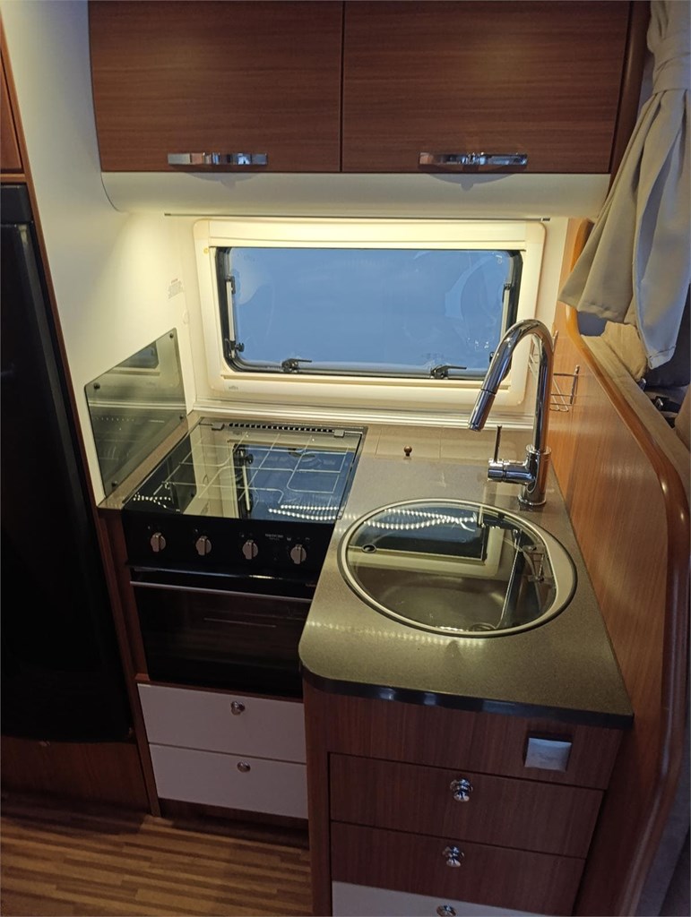 Foto 11 ADRIA MATRIX M680SP 150CV 2012 VENDIDA