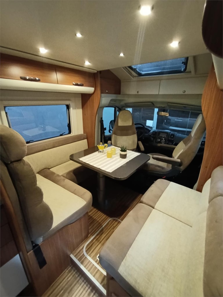 Foto 1 ADRIA MATRIX M680SP 150CV 2012