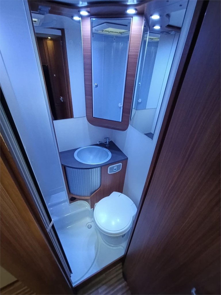 Foto 5 ADRIA MATRIX M680SP 150CV 2012