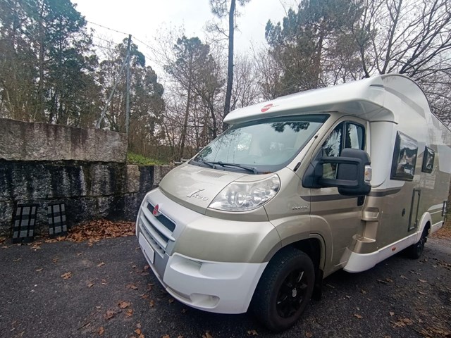 BURSTNER IXEO IT 667 YA DISPONIBLE