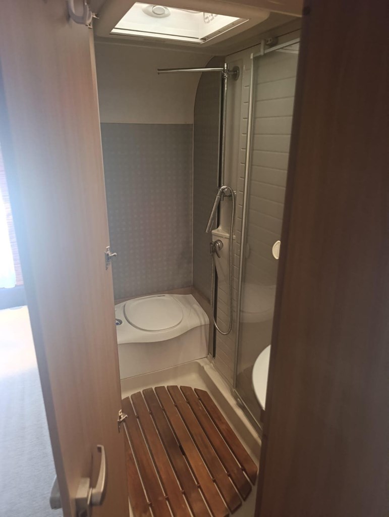 Foto 9 BURSTNER QUADRO 48.000KMS PROXIMA ENTRADA