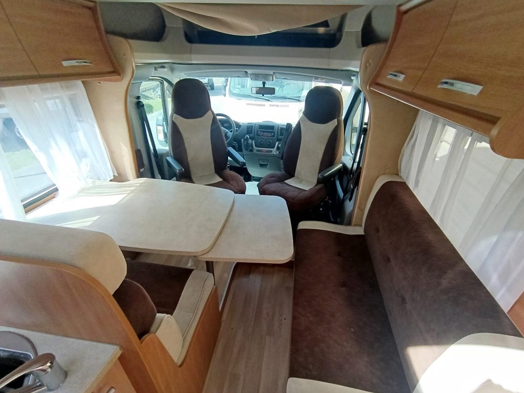 Foto 5 CHALLENGER GENESIS 56 MOTOR FIAT 2.3 130CV 6 VELOCIDADES