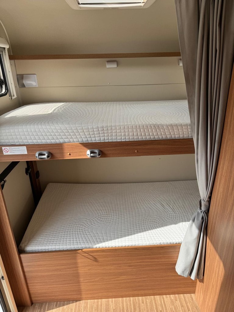 Foto 11 HYMER CARADO