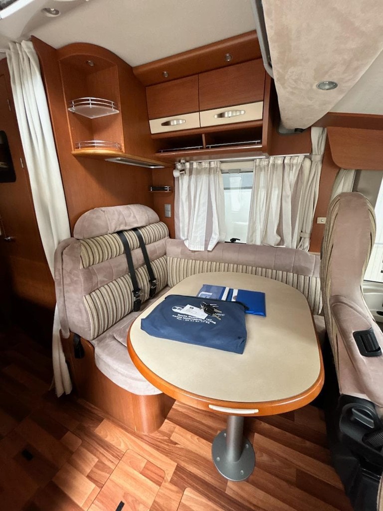 Foto 3 HYMER INTEGRAL B578