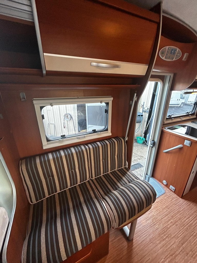 Foto 3 MC LOUIS STEEL PROXIMA ENTRADA