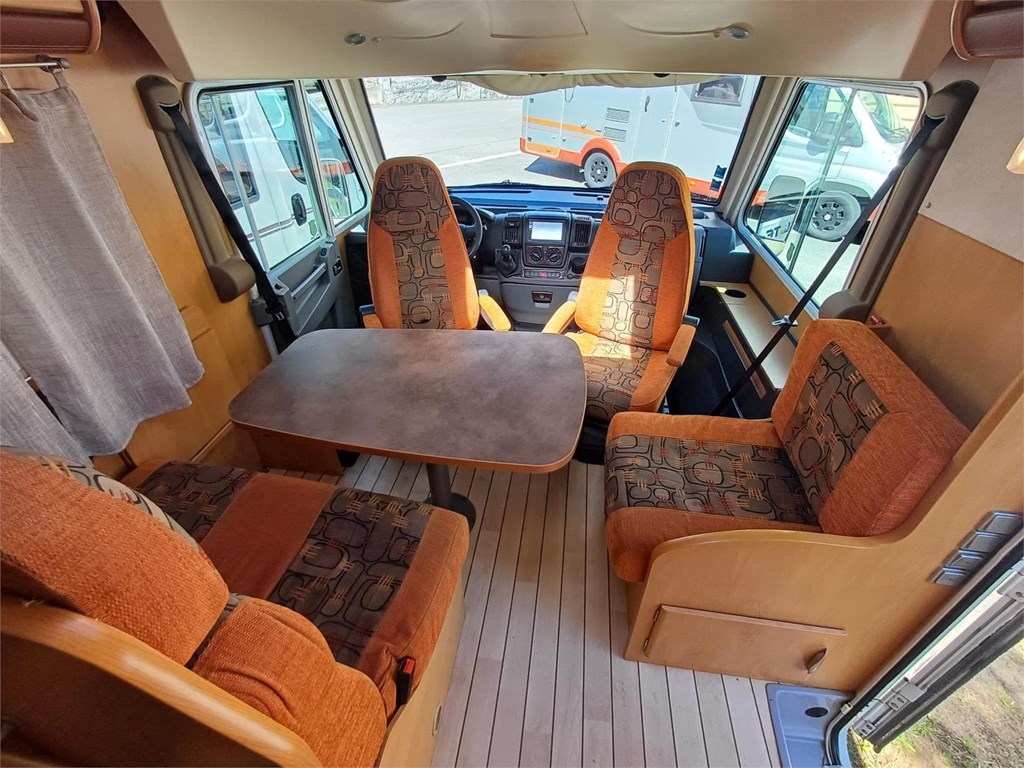 Foto 2 PILOTE 4 PLAZAS CAMA ISLA RESERVADA