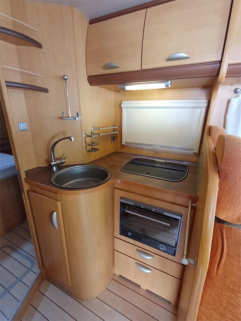 Foto 3 PILOTE 4 PLAZAS CAMA ISLA RESERVADA